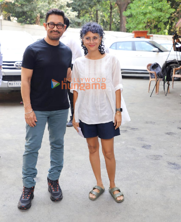 photos lok sabha elections 2024 janhvi kapoor farhan akhtar zoya akhtar among others cast their votes in mumbai 2 15