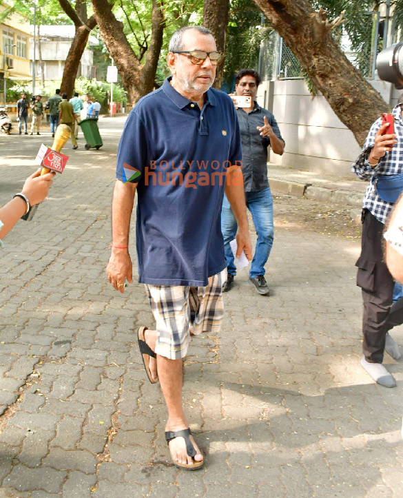 photos lok sabha elections 2024 janhvi kapoor farhan akhtar zoya akhtar among others cast their votes in mumbai 3