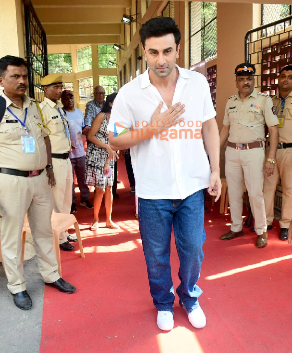 photos lok sabha elections 2024 ranbir kapoor janhvi kapoor farhan akhtar zoya akhtar among others cast their votes in mumbai 8800 1