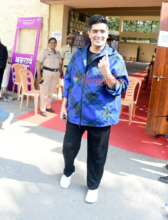 photos lok sabha elections 2024 shah rukh khan ranbir kapoor janhvi kapoor farhan akhtar zoya akhtar among others cast their votes in mumbai 77 1