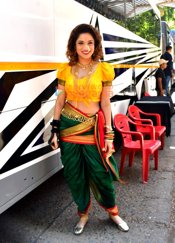photos madhuri dixit suniel shetty ankita lokhande and bharti singh snapped on the sets of dance deewane 4 3