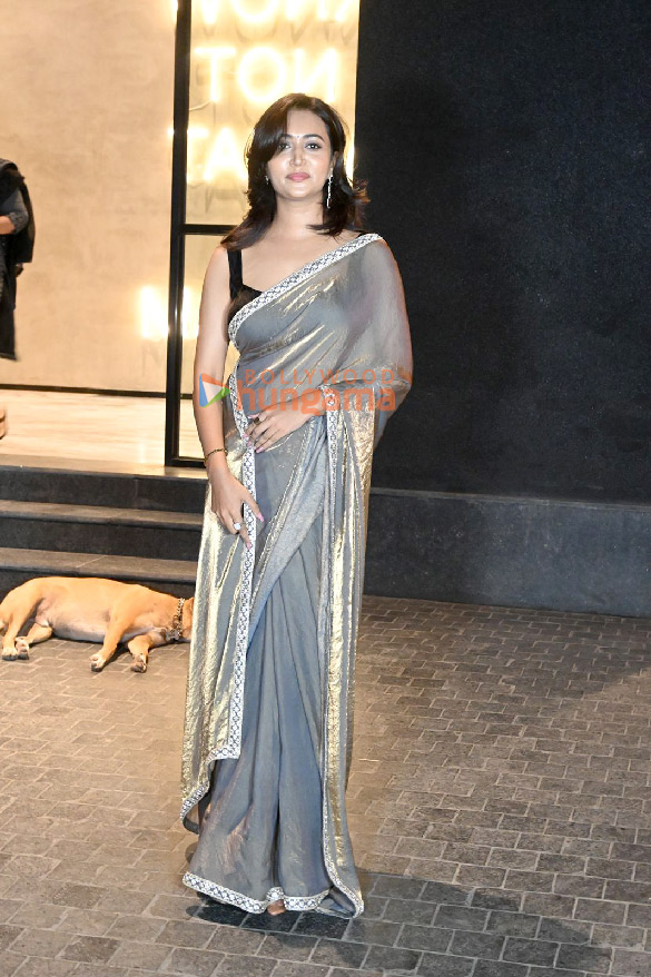 photos neena gupta sanvikaa zakir khan and others snapped at the special screening of tvfs panchayat season 3 in mumbai 1