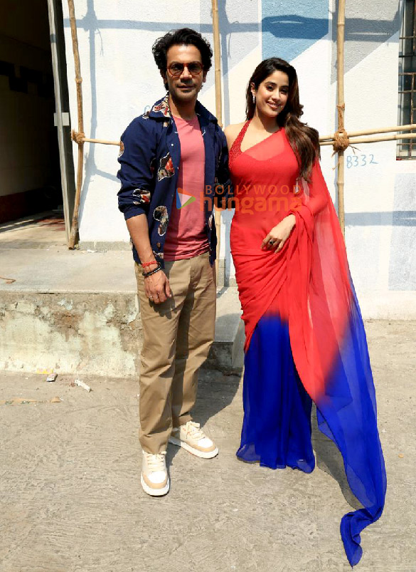 Photos: Rajkummar Rao and Janhvi Kapoor snapped during Mr. And Mrs. Mahi promotions in town Photos: Rajkummar Rao and Janhvi Kapoor snapped during Mr. And Mrs. Mahi promotions in town