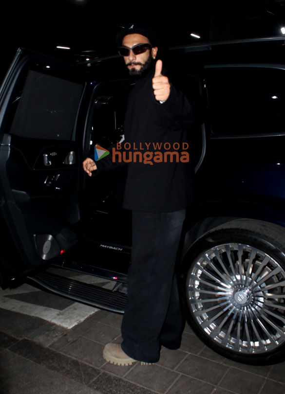 photos ranveer singh snapped at the airport 4 11