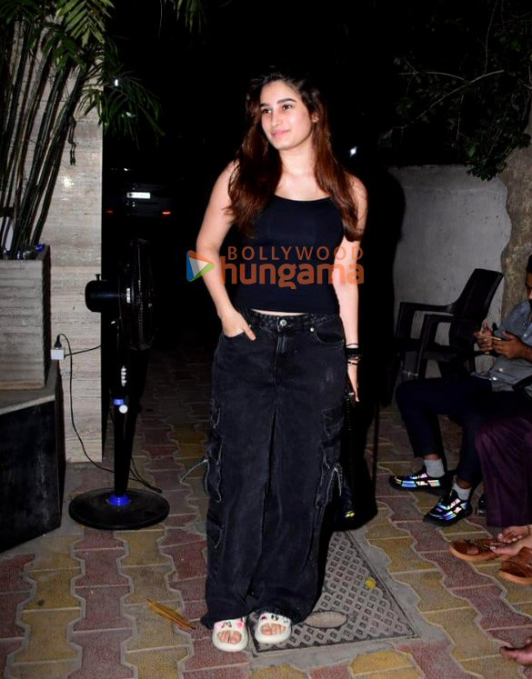 photos rasha thadani snapped in bandra 1 4