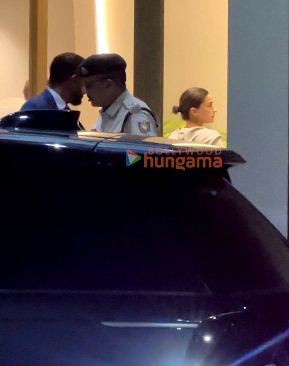 photos salman khan ranveer singh mahendra singh dhoni and others snapped at kalina airport 1 3