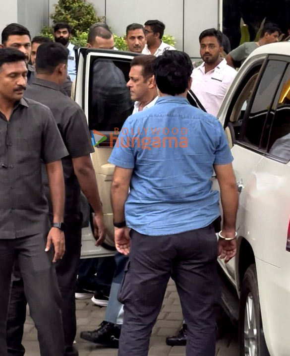 photos salman khan ranveer singh mahendra singh dhoni and others snapped at kalina airport 4 3