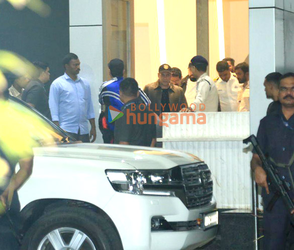 photos salman khan snapped at kalina airport 5 6
