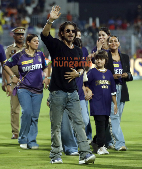 photos shah rukh khan aryan khan abram khan gauri khan suhana khan and others snapped in chennai as kkr lifts ipl 2024 trophy 7