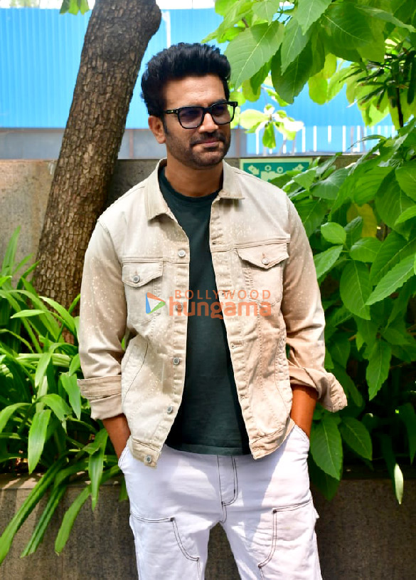 photos sharad kelkar snapped promoting baahubali crown of blood 1