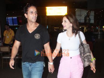 Photos: Sussanne Khan, Arslan Goni and Saiee Manjrekar snapped at the airport Photos: Sussanne Khan, Arslan Goni and Saiee Manjrekar snapped at the airport