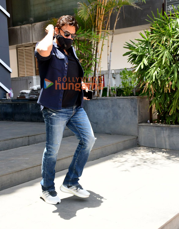 photos venkatesh daggubati snapped in khar 1
