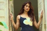 Pooja Hegde looks radiant in this BTS from a photoshoot