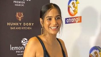 Poonam Pandey’s fun chit chat with paps at an event