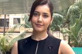 Raashii Khanna donnes a beautiful black outfit as she poses for paps