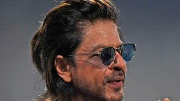 Shah Rukh Khan after the heat stroke, “Main toh hot hoon hi, yeh thoda zyada ho gaya”