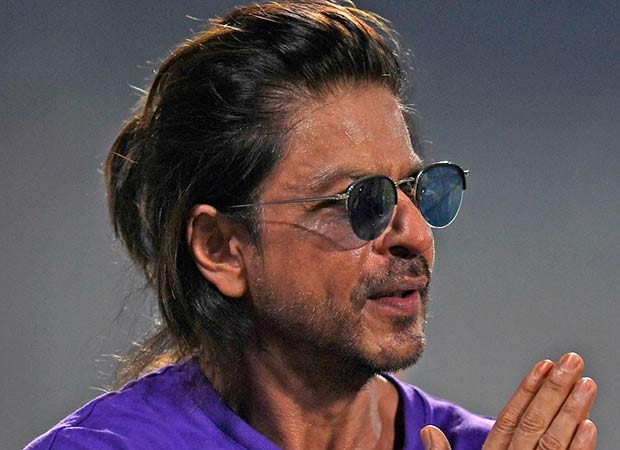 Shah Rukh Khan after the heat stroke, “Main toh hot hoon hi, yeh thoda zyada ho gaya”