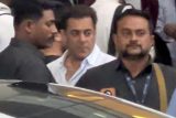 Salman Khan & Nirvaan get clicked together by paps at the airport