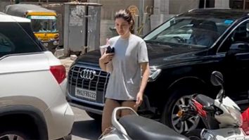 Shanaya Kapoor waves at paps as she gets clicked in the city
