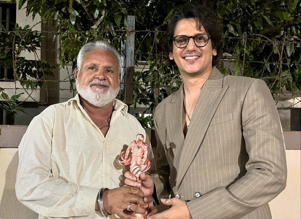 Vijay Varma celebrates winning award at Bollywood Hungama Style Icons 2024 with longtime driver Charanjeet: "We share the award and happiness that comes with it"