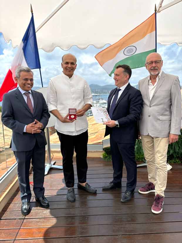 Ashutosh Gowarikar bestowed with The Medal of Saint Tropez