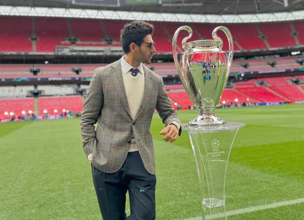 Kartik Aaryan strikes a pose with the 2024 UEFA Champions League Trophy, see photo