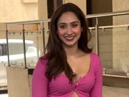 Painting the town pink in her pretty outfit! Pashmina Roshan