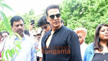 Photos: Akshay Kumar participates in a tree plantation drive at Kala Nagar in Mumbai