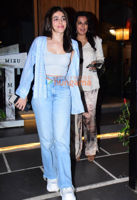 photos alaya f and pooja bedi snapped at mizu in bandra 2