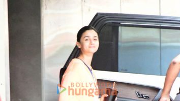 Photos: Alia Bhatt snapped in Bandra