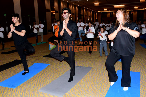 photos aparshakti khurana snapped with children on international yoga day 2024 1