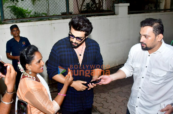photos arjun kapoor snapped celebrating birthday with fans and media cuts cake 2