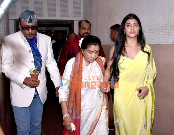 photos asha bhosle sonu nigam sudesh bhosle suresh wadkar and others snapped at the launch of svarsvamini asha 13
