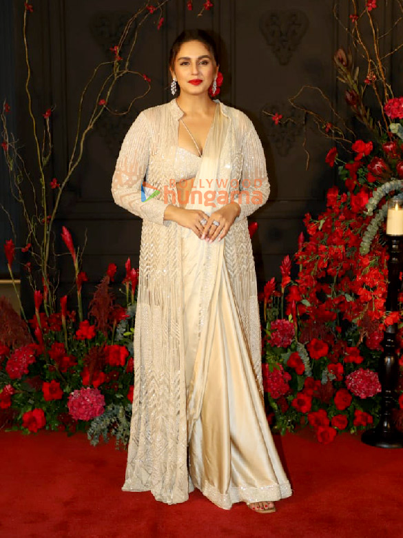 photos celebs grace sonakshi sinha and zaheer iqbals reception bash 1