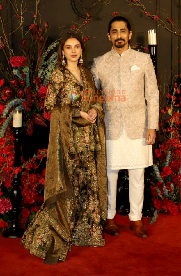 photos celebs grace sonakshi sinha and zaheer iqbals reception bash 7 3