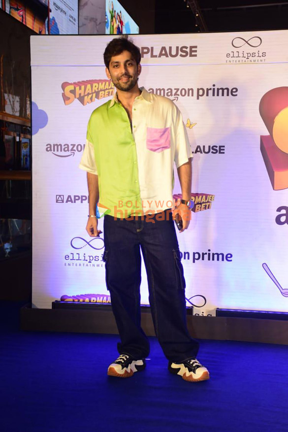 photos celebs grace the premiere of sharmajee ki beti 28 21