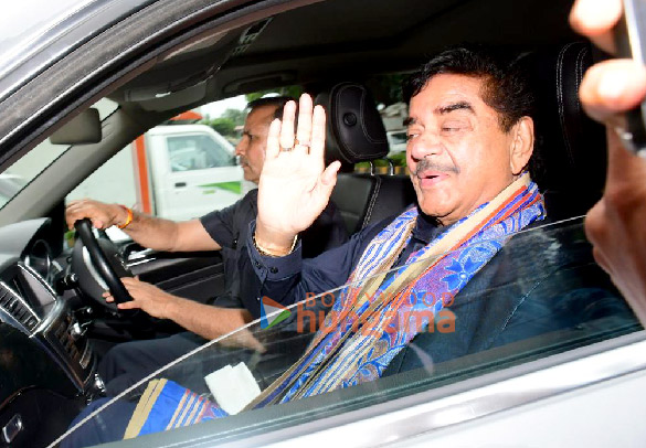 photos celebs snapped arriving at sonakshi sinha and zaheer iqbals wedding location in bandra 5