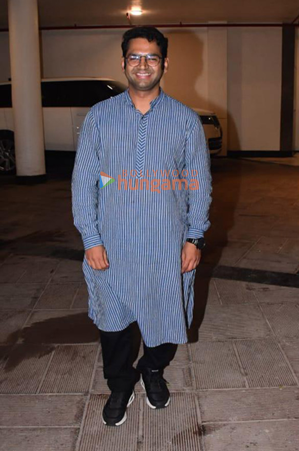 photos fatima sana shaikh vijay varma and others snapped at manish malhotras house in bandra 3