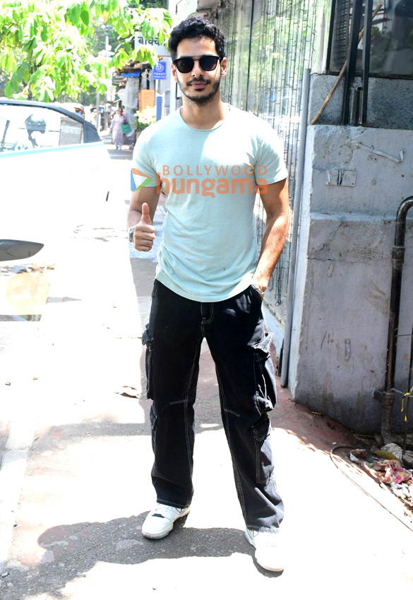 photos ishaan khatter spotted outside a cafe in bandra 1