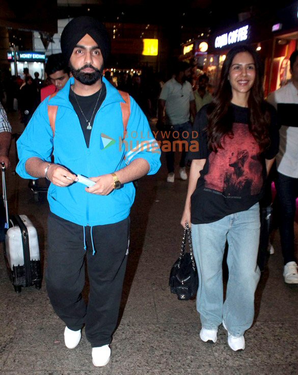 photos kartik aaryan kabir khan raai laxmi and others snapped at the airport 6