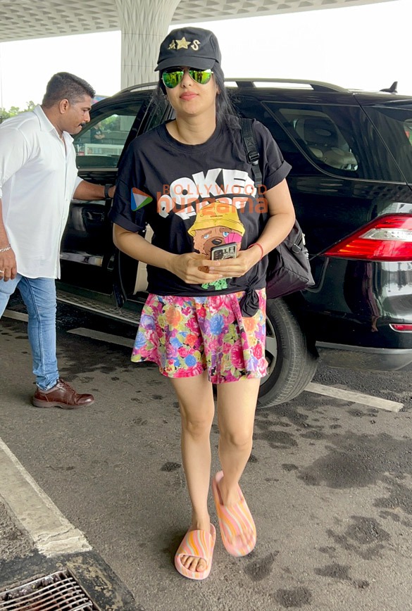 photos katrina kaif anil kapoor adah sharma and bobby deol snapped at the airport 3
