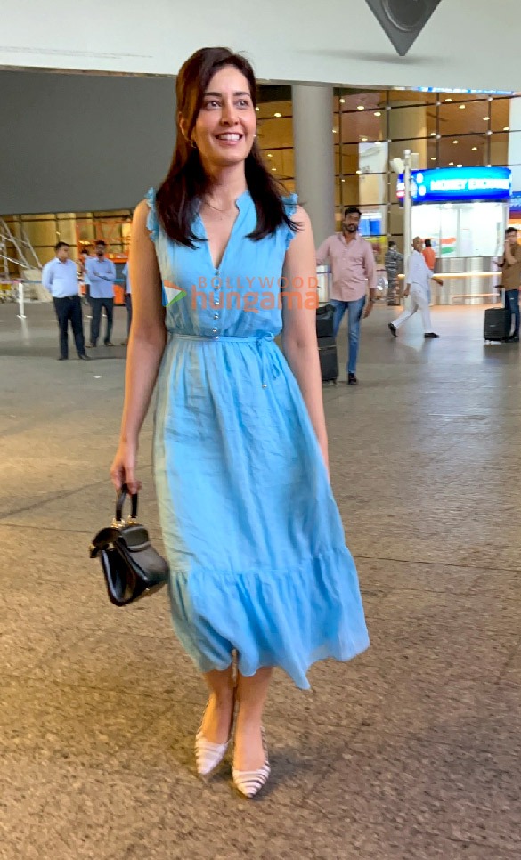 photos kiara advani sidharth malhotra aparshakti khurana and others snapped at the airport