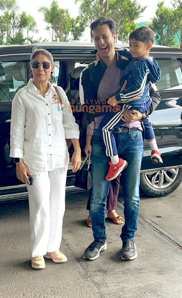 photos kubbra sait rajpal yadav and others snapped at the airport 3