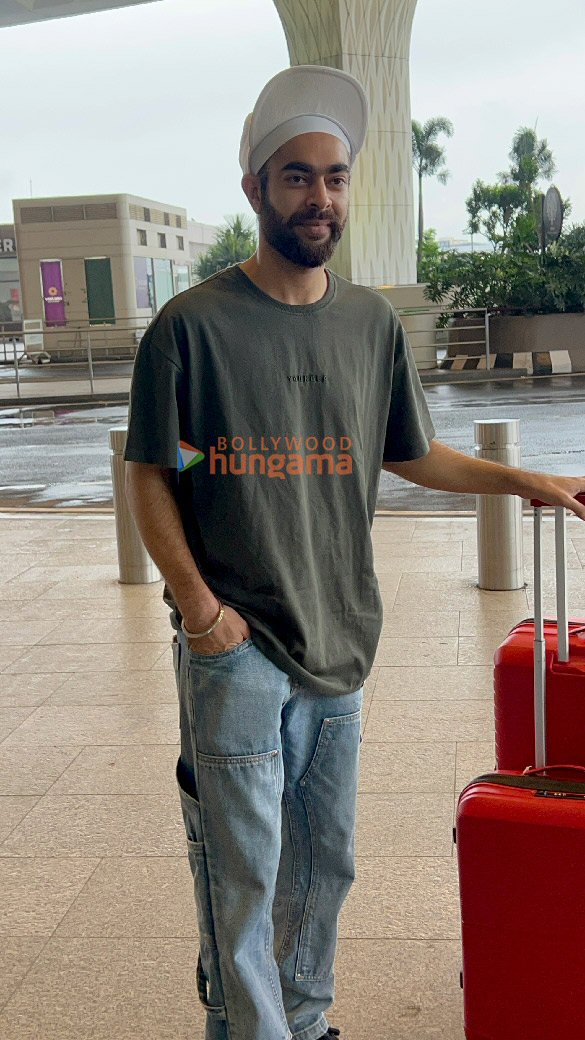 photos patralekha ishita raj sharma shreyas talpade and others snapped at the airport 4