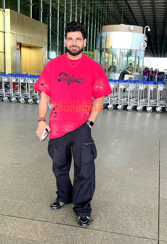 photos ranveer singh deepika padukone and ibrahim ali khan snapped at the airport 10