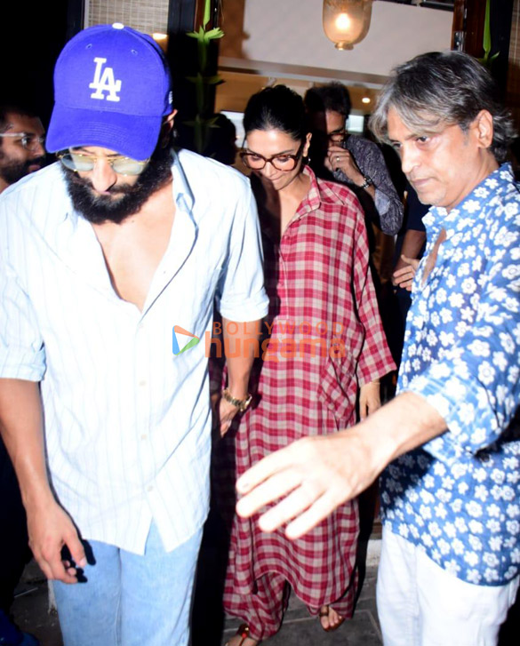 Photos: Ranveer Singh and Deepika Padukone snapped in Bandra Photos: Ranveer Singh and Deepika Padukone snapped in Bandra