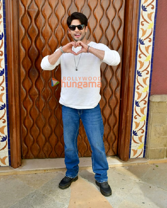 photos rohit saraf pashmina roshan and jibraan khan snapped promoting ishq vishk rebound 8