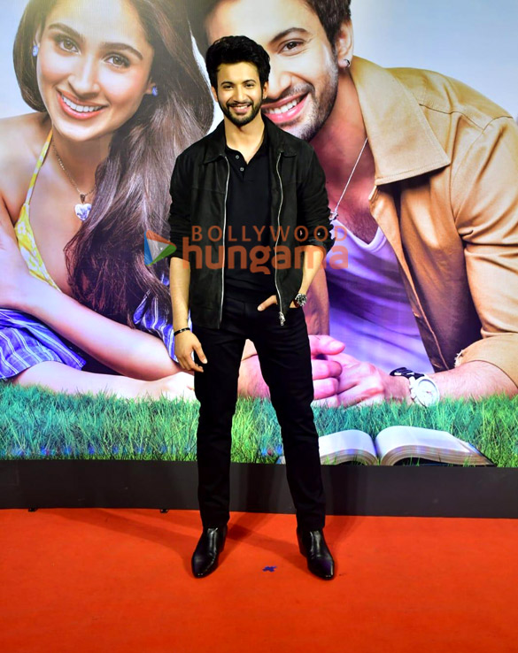 photos saba azad rohit saraf jibraan khan pashmina roshan and others grace the premiere of ishq vishk rebound 10