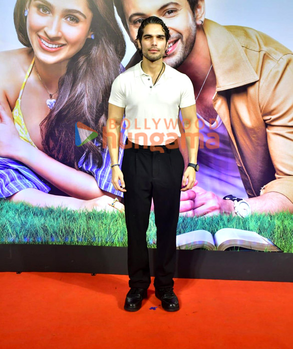 photos saba azad rohit saraf jibraan khan pashmina roshan and others grace the premiere of ishq vishk rebound 11