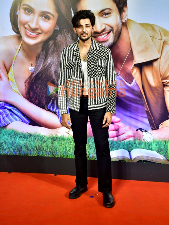 photos saba azad rohit saraf jibraan khan pashmina roshan and others grace the premiere of ishq vishk rebound 12